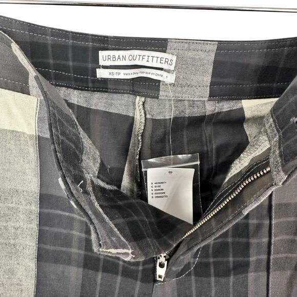 NWT Urban Outfitters Tasha High Rise Kick Flare Pants Black Plaid Motif Size XS - Picture 6 of 10